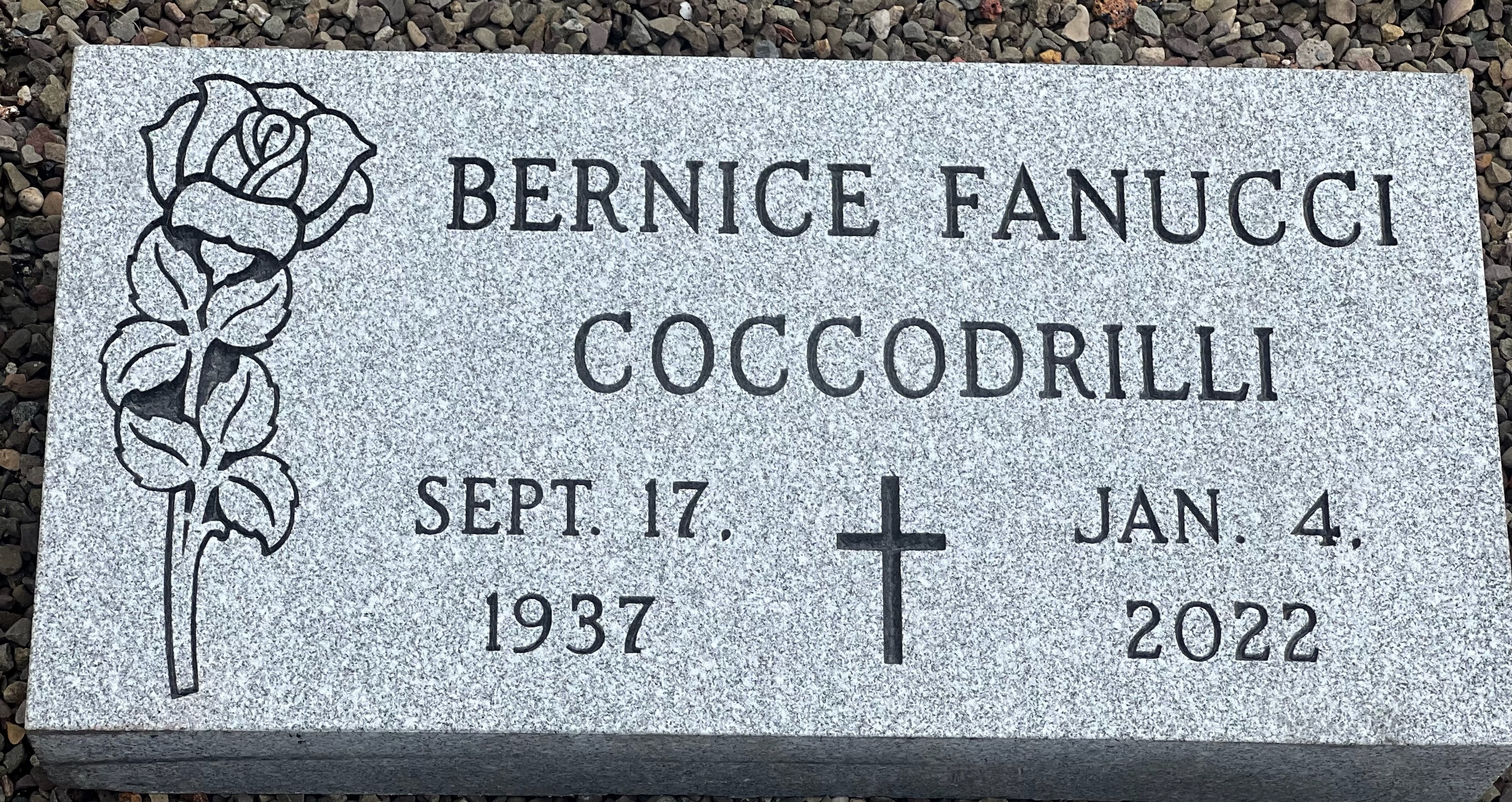 Fanucci flat marker with rose carving